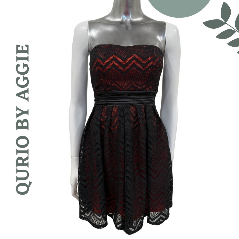 🛍️ Qurio by Aggie Strapless Chevron Dress Black w/ Red Underlay – Medium